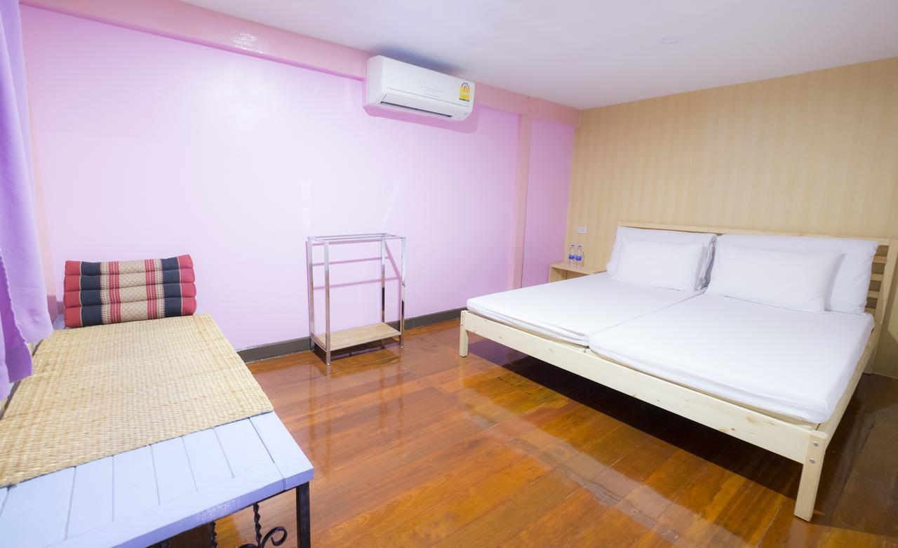 Check-In My Hostel Bangkok Dış mekan fotoğraf