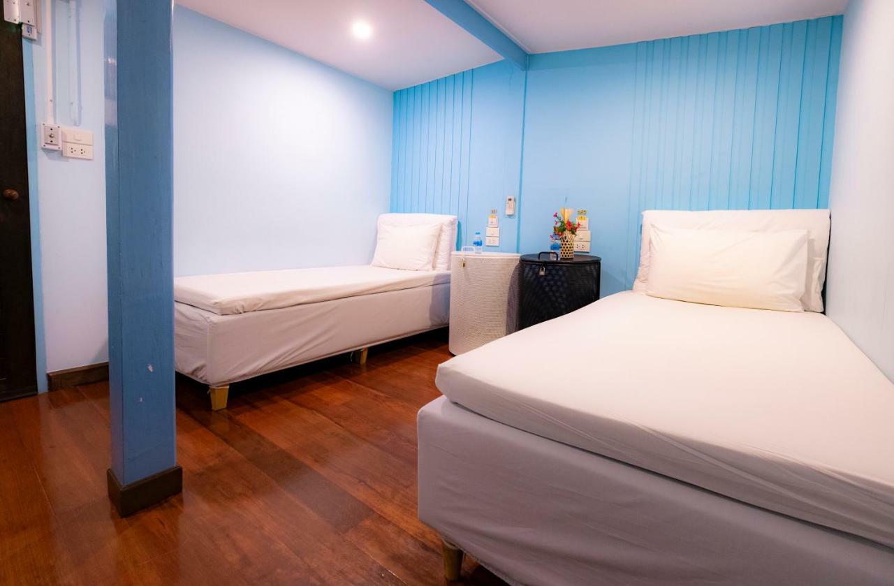 Check-In My Hostel Bangkok Dış mekan fotoğraf