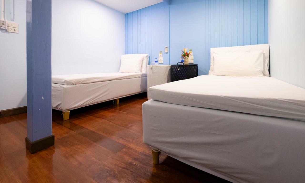 Check-In My Hostel Bangkok Dış mekan fotoğraf
